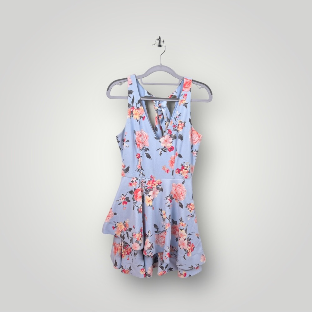 B. Darlin Juniors Women’s Sleeveless Vneck Sz 5/6 Light Blue Floral Bow Tie Back